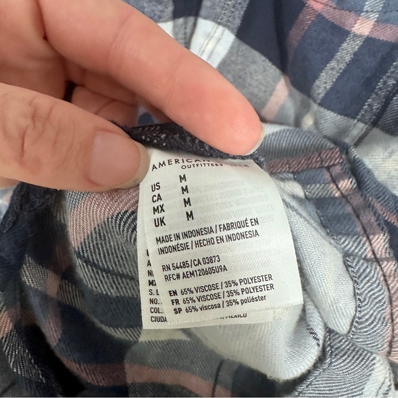 American Eagle Womens Boyfriend Fit Plaid Button Down Shirt Size Medium Soft - Picture 3 of 5
